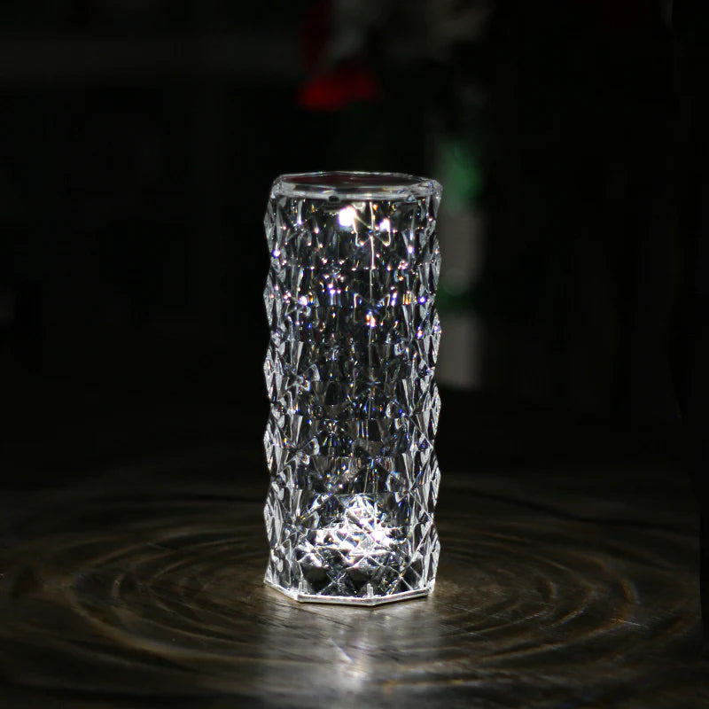 Lampada da tavolo in acrilico trasparente a Led ricaricabile effetto cristallo